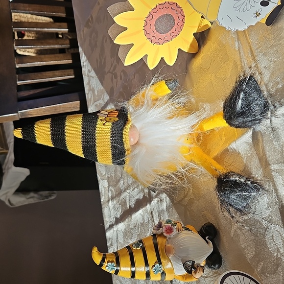 📣Yellow and Black Gnome Spring Decor Set - Picture 4 of 11